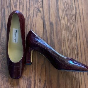 NWOT Etienne Aigner Valencia Leather Pumps 7M